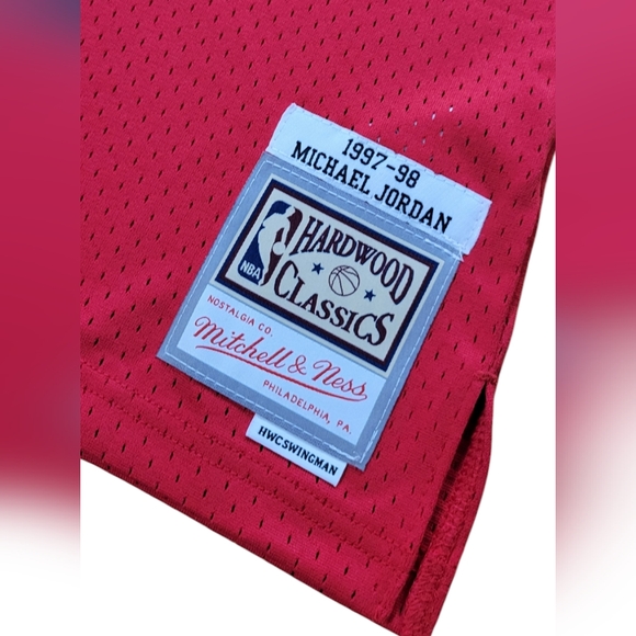 Michael Jordan Jersey Chicago Bulls - Picture 3 of 6